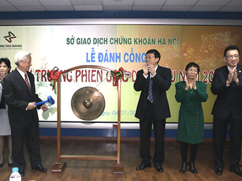 Doanh nghiệp tất bật khởi động một năm mới. Một năm tốt hơn là kỳ vọng chung, nhưng cũng có không ít quan ngại…